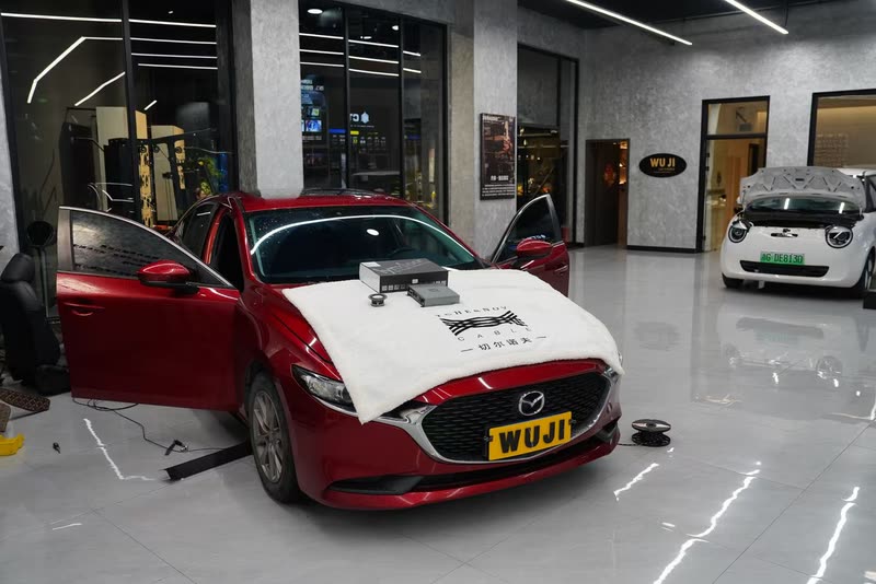 马自达3 Mazda3改装升级-德国彩虹Rainbow SL-MD80中置中音+力库121 12路DSP功放-中置位无损安装-义乌无极WUJI汽车音响